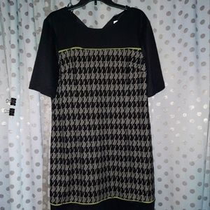 MADISON LEIGH Short Sleeve Midi Dress 16
